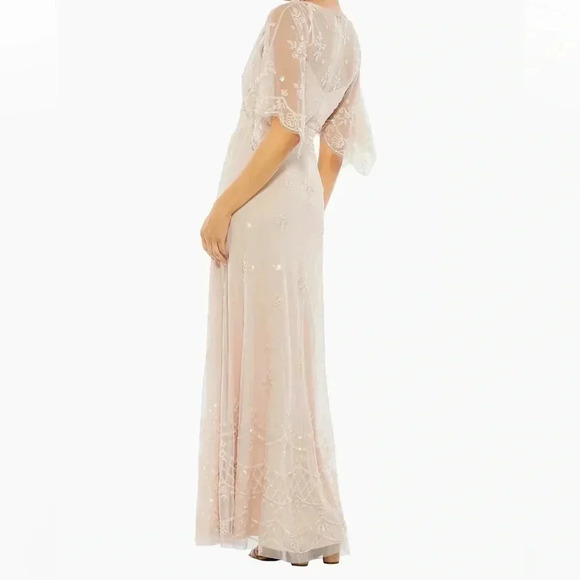 Mac Duggal
Sequined A-Line Gown‎ - Picture 3 of 7